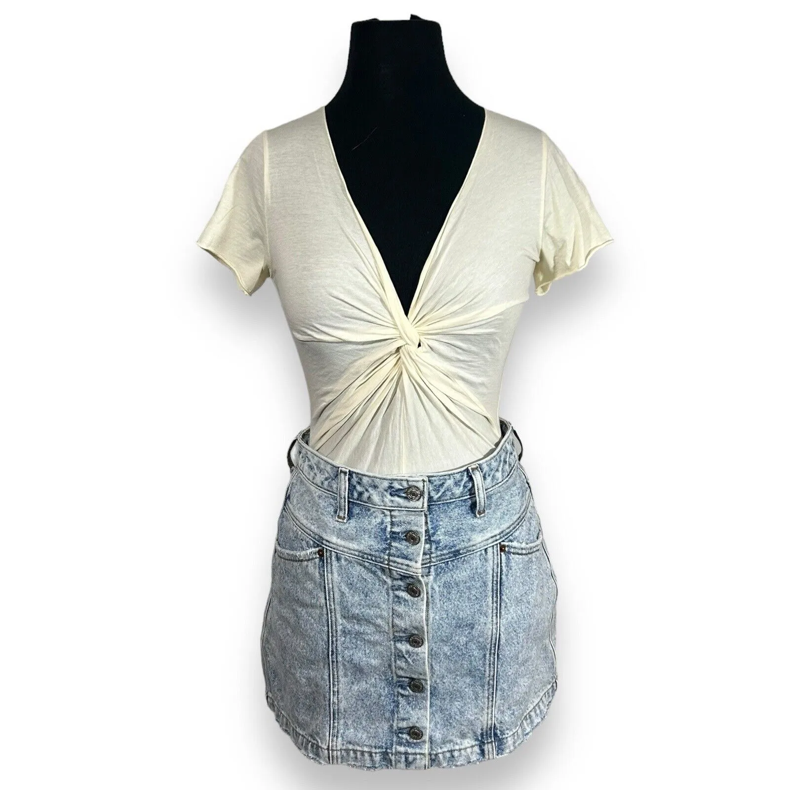 Abercrombie And Fitch Natural Rise Denim Mini Skirt Womens 4/27‎ - Image 2