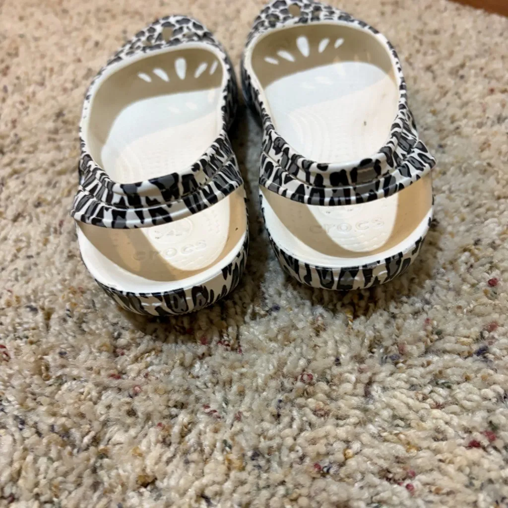 Crocs Animal Print Cheetah Leopard Flats - Image 4