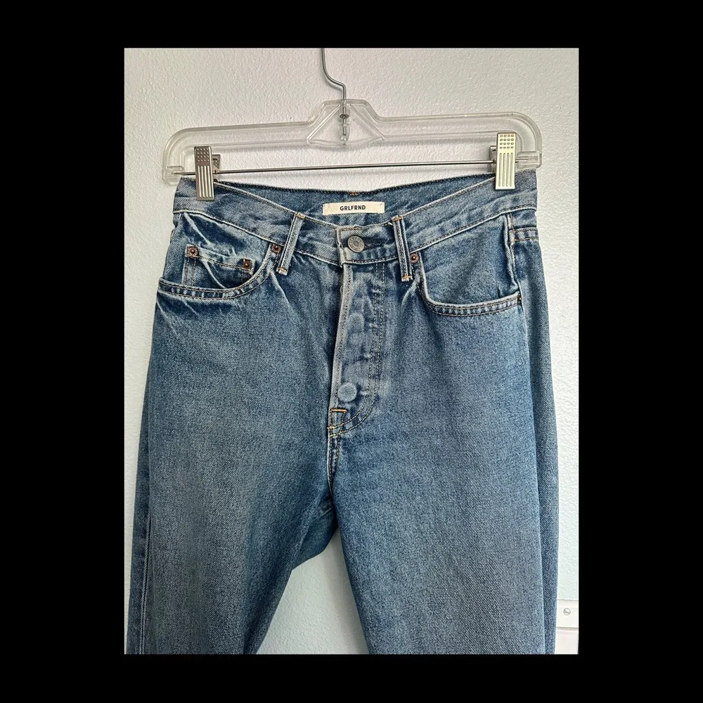 GRLFRND Cigarette skinny with split knee - Image 2