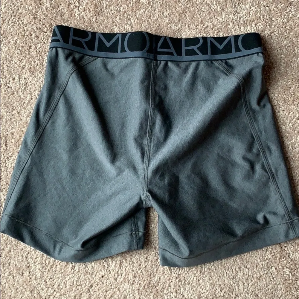 Under Armour spandex compression shorts - Image 2