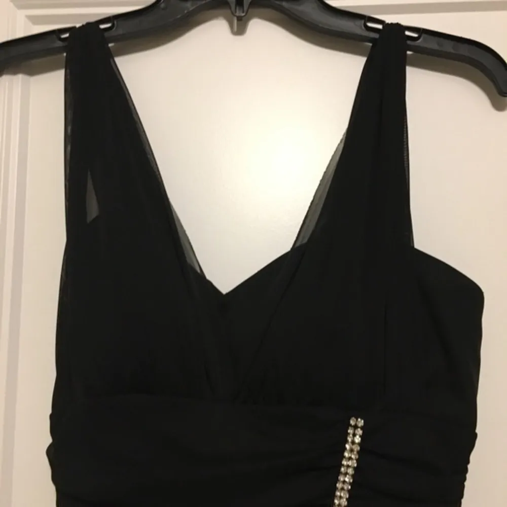 Beautiful Black formal dress size 4 - Image 5