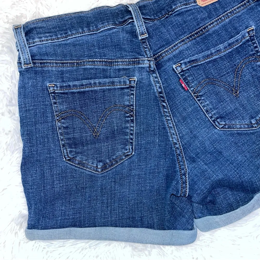 Women’s Mid-Rise Mid Length Blue Denim Jean Shorts 28 - Image 6