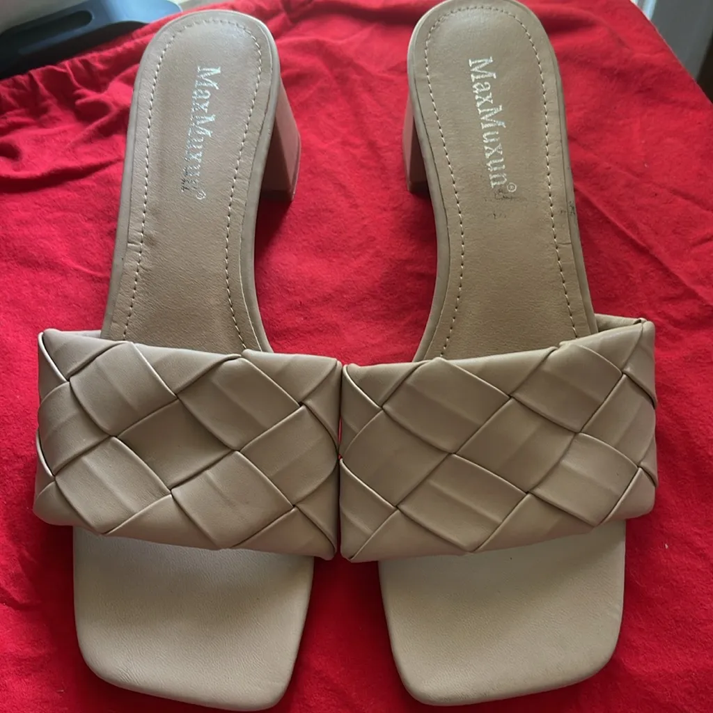 Tan Woven Slide Sandals size 7 - Image 5