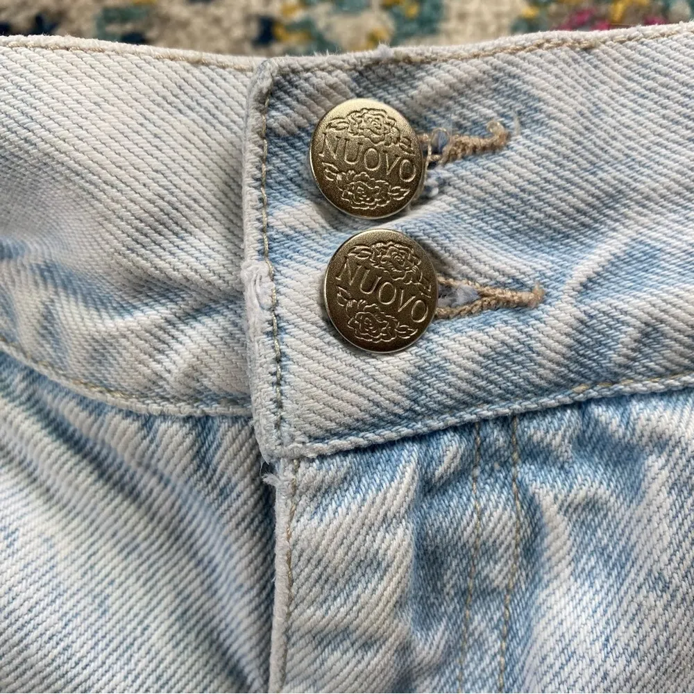 Vintage 80s/90s Nuovo High Waist Acid Wash Denim Shorts Size undefined - Image 4