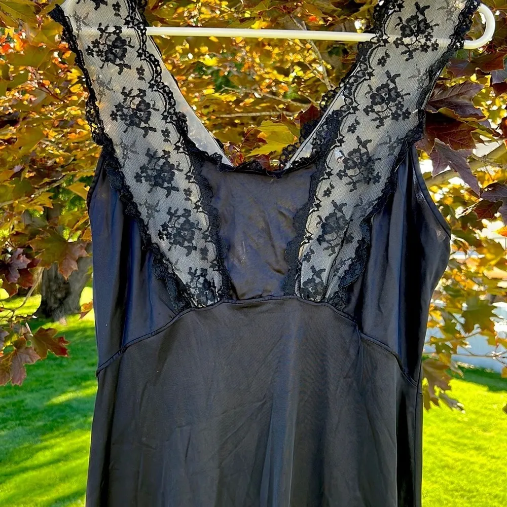 Vintage 60s Gilead Nightgown Black Size 38 - Image 2