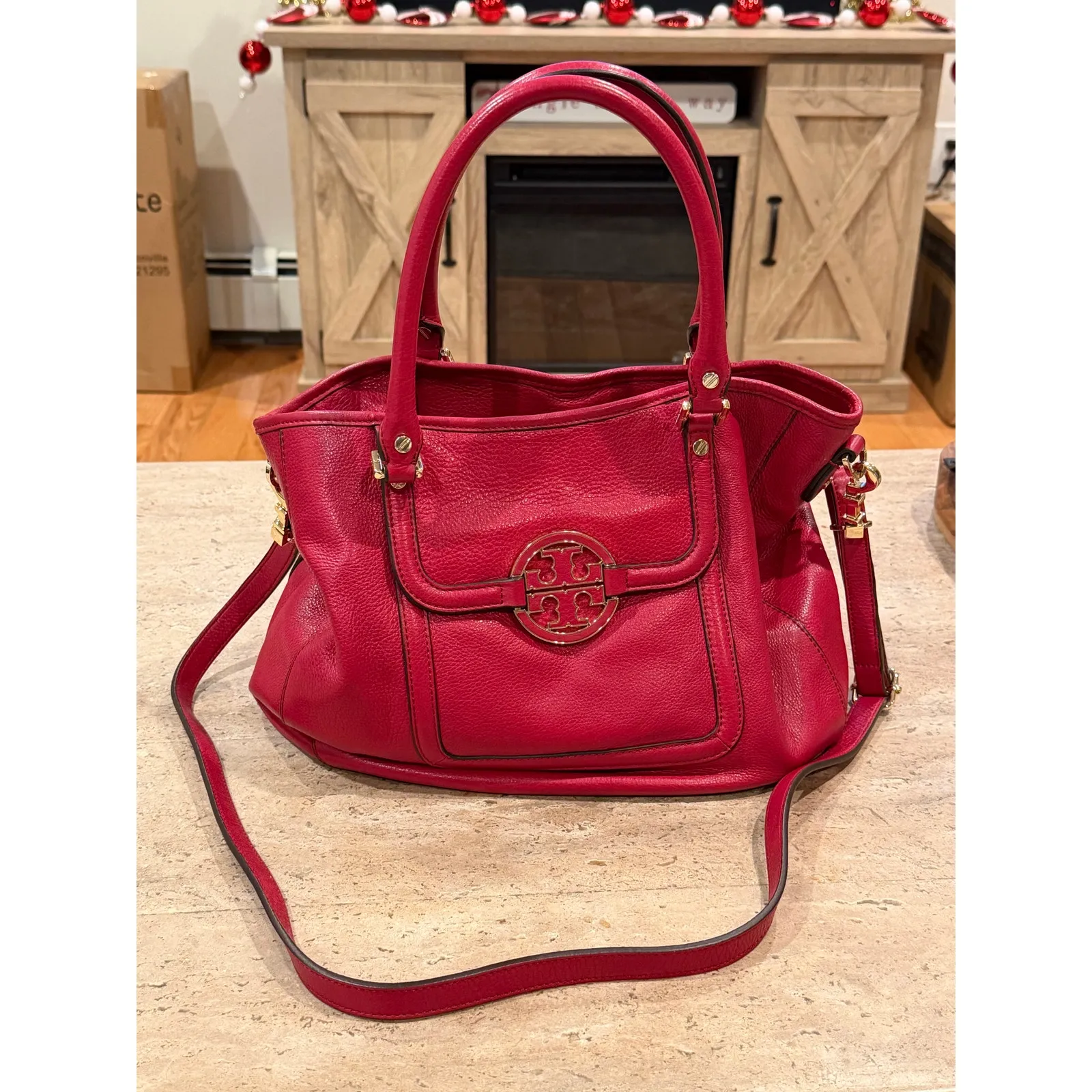 Tory Burch Amanda Hobo Crossbody Bag Carnation Red EUC - Image 2