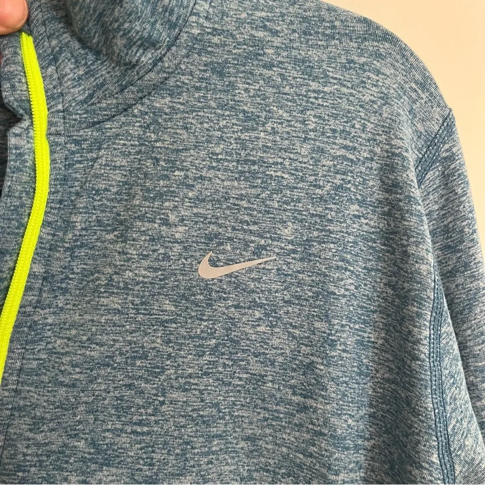 Nike Dri-Fit Element Heathered Running Reflective Pullover Medium Thumb Holes - Image 2