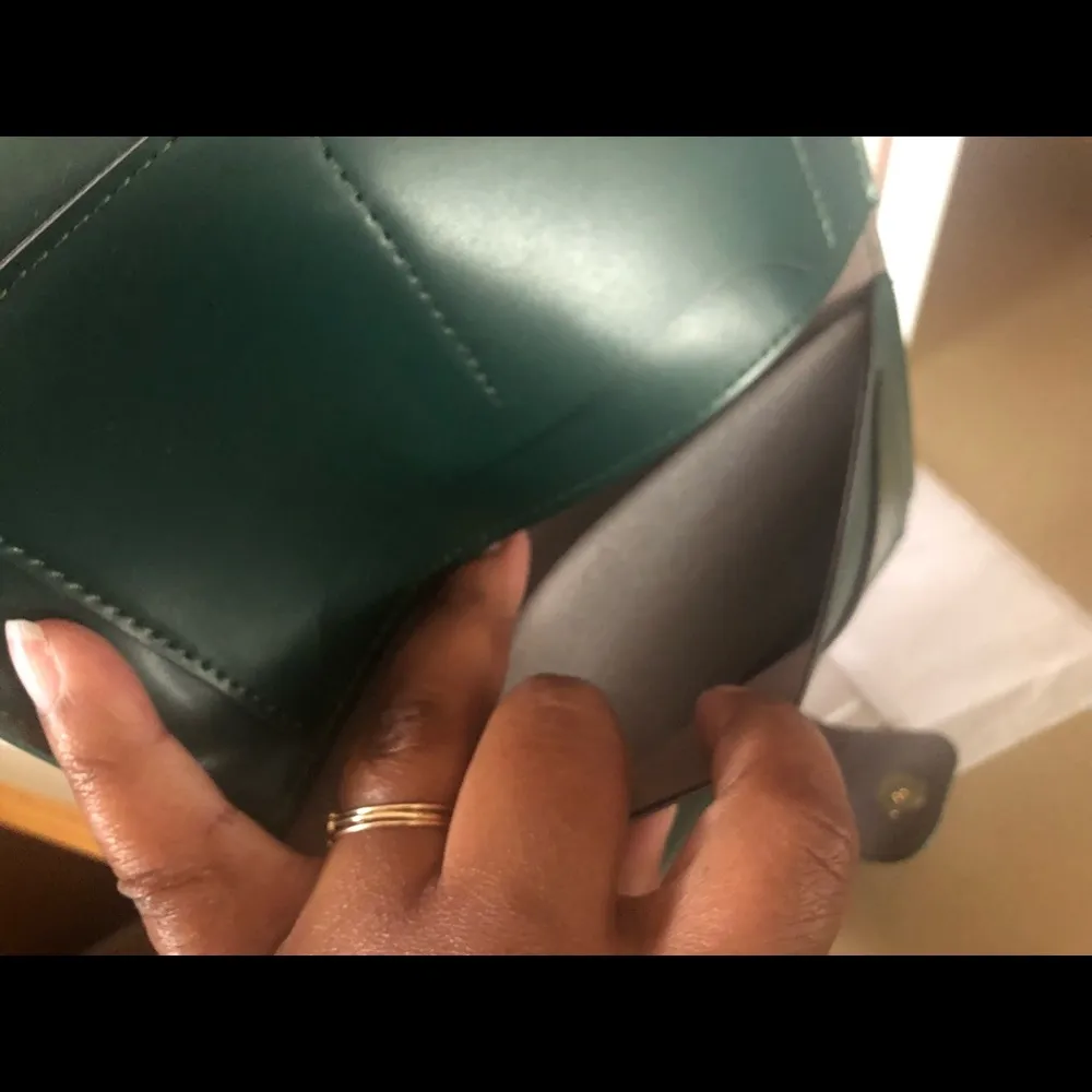 Touch screen long wristlet wallet in green - Image 6