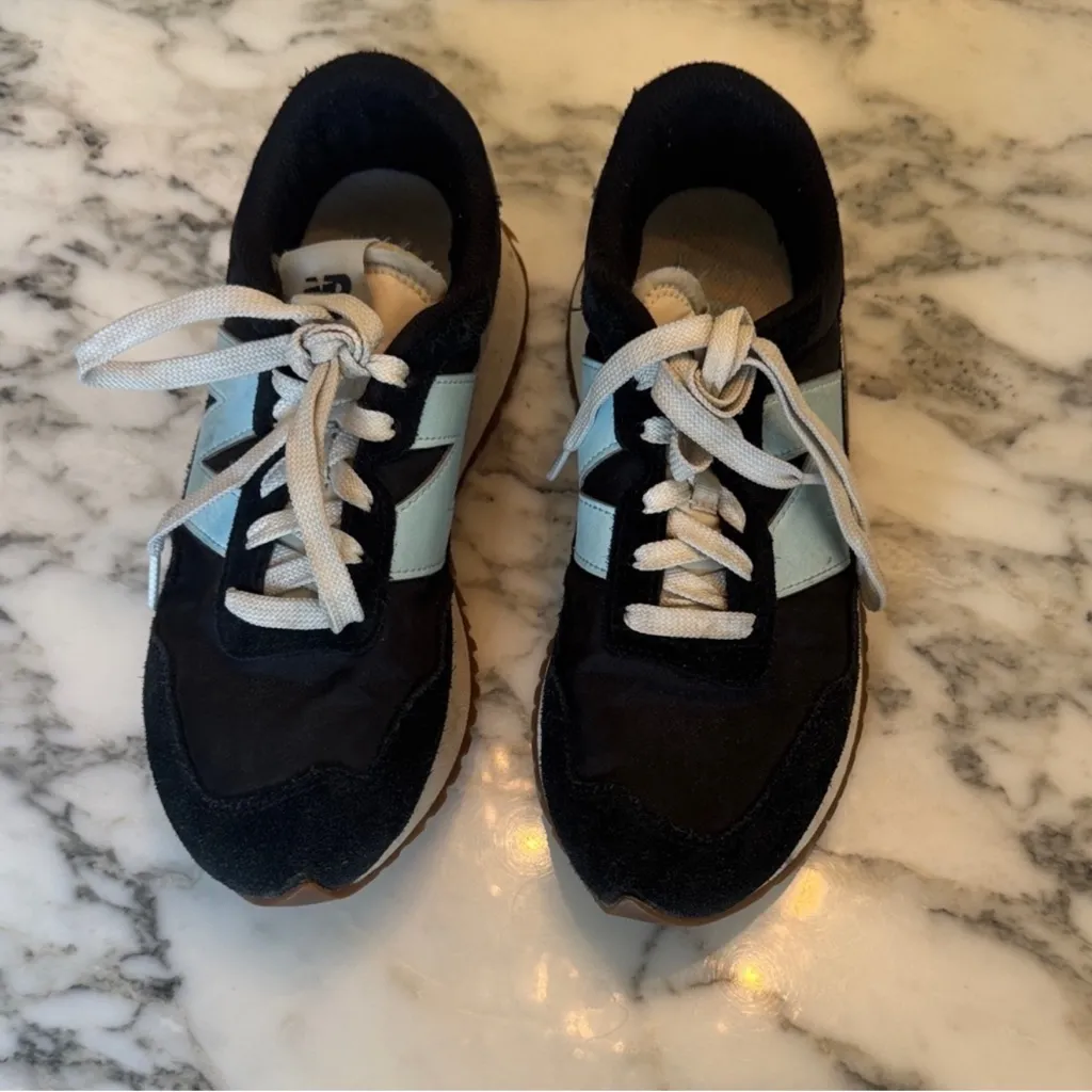 EUC New Balance Women's 237 Black Beach
Blue Sneakers Sz 7.5 Sold Out! - Image 3