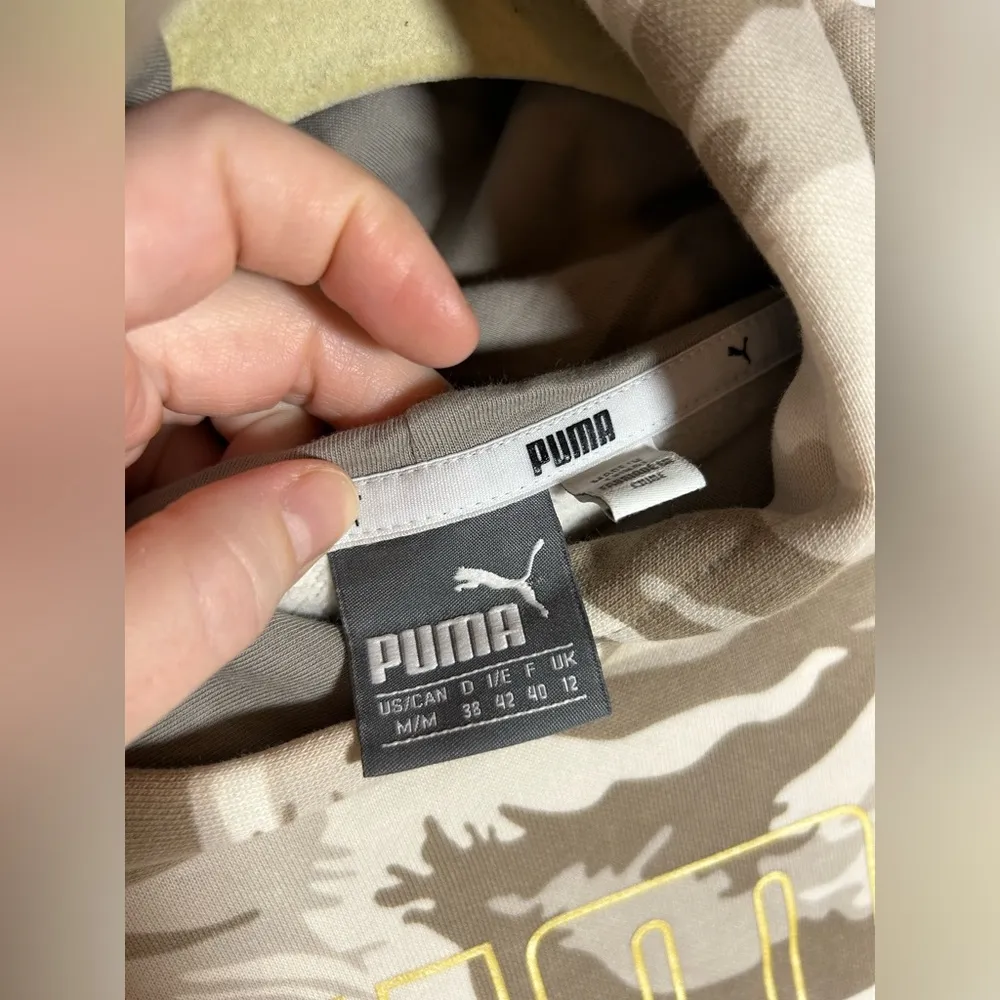 Medium  Camo Hoodie Sweatshirt, Cozy Oversized Crop Style, Women’s medium - Image 5