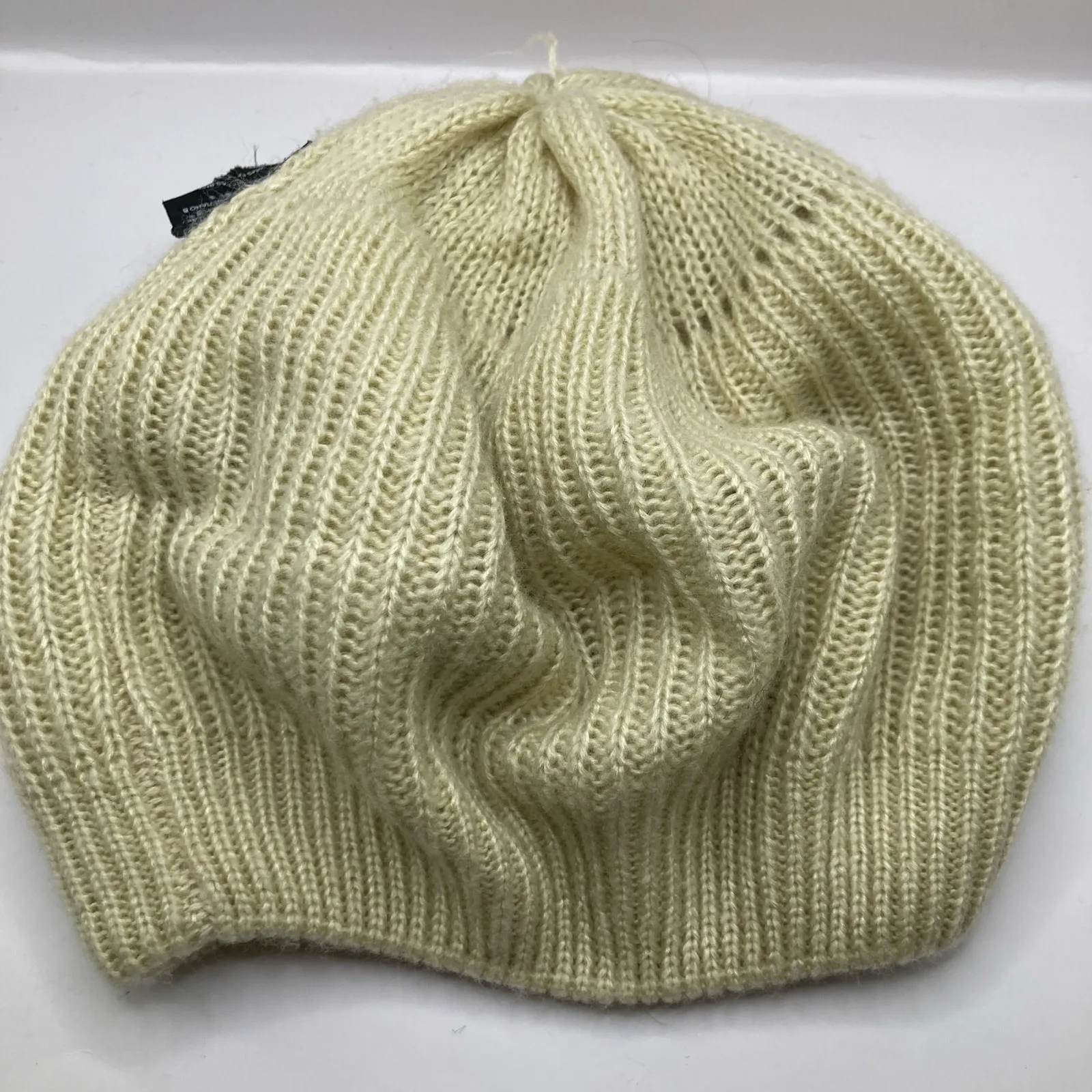 Burton Womens OS Cream Cable Knit Slouchy Faux Pax Beret Beanie Winter Parisian - Image 6