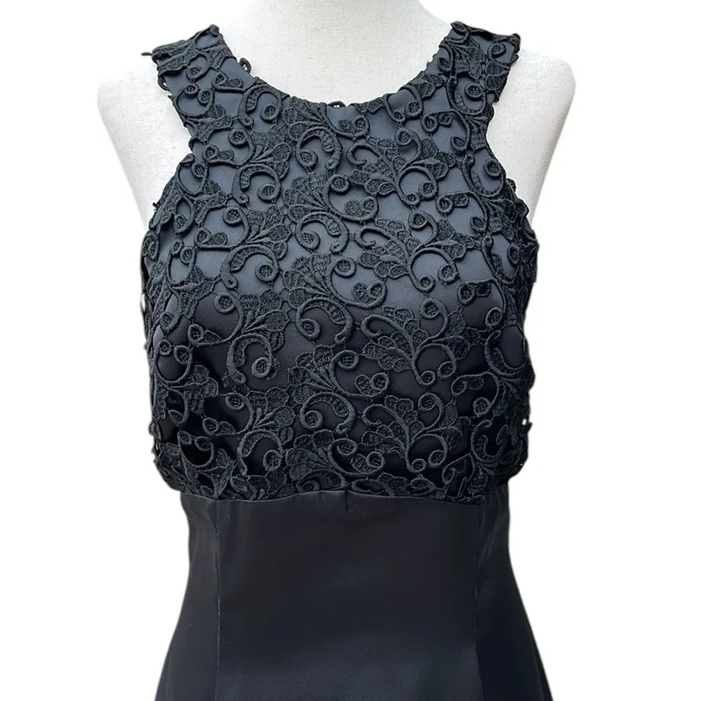 Unite Black Evening Gown With Lace Bodice and Bow in Back Size undefined - Image 4