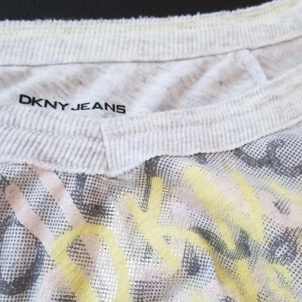 DKNY  angel sleeve tee sz s - Image 7