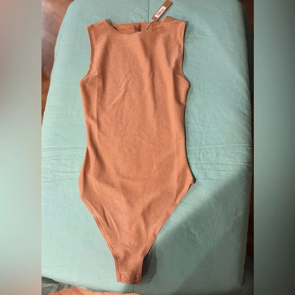 Skims Size xxs Glisinette Crew Neck Bodysuit Shimmer Ochre NWT BS-CRW-1343 - Image 8