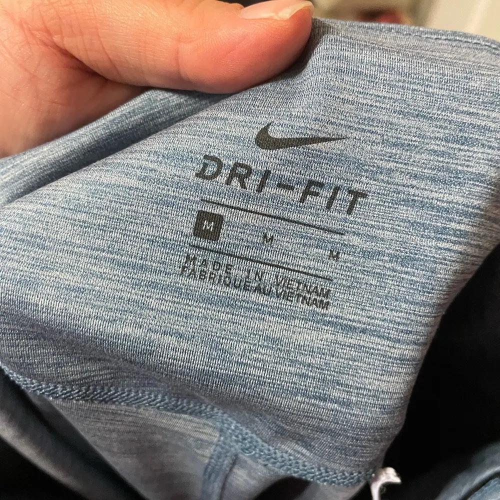 NIKE WOMENS TRAINING SHORTS - Image 4