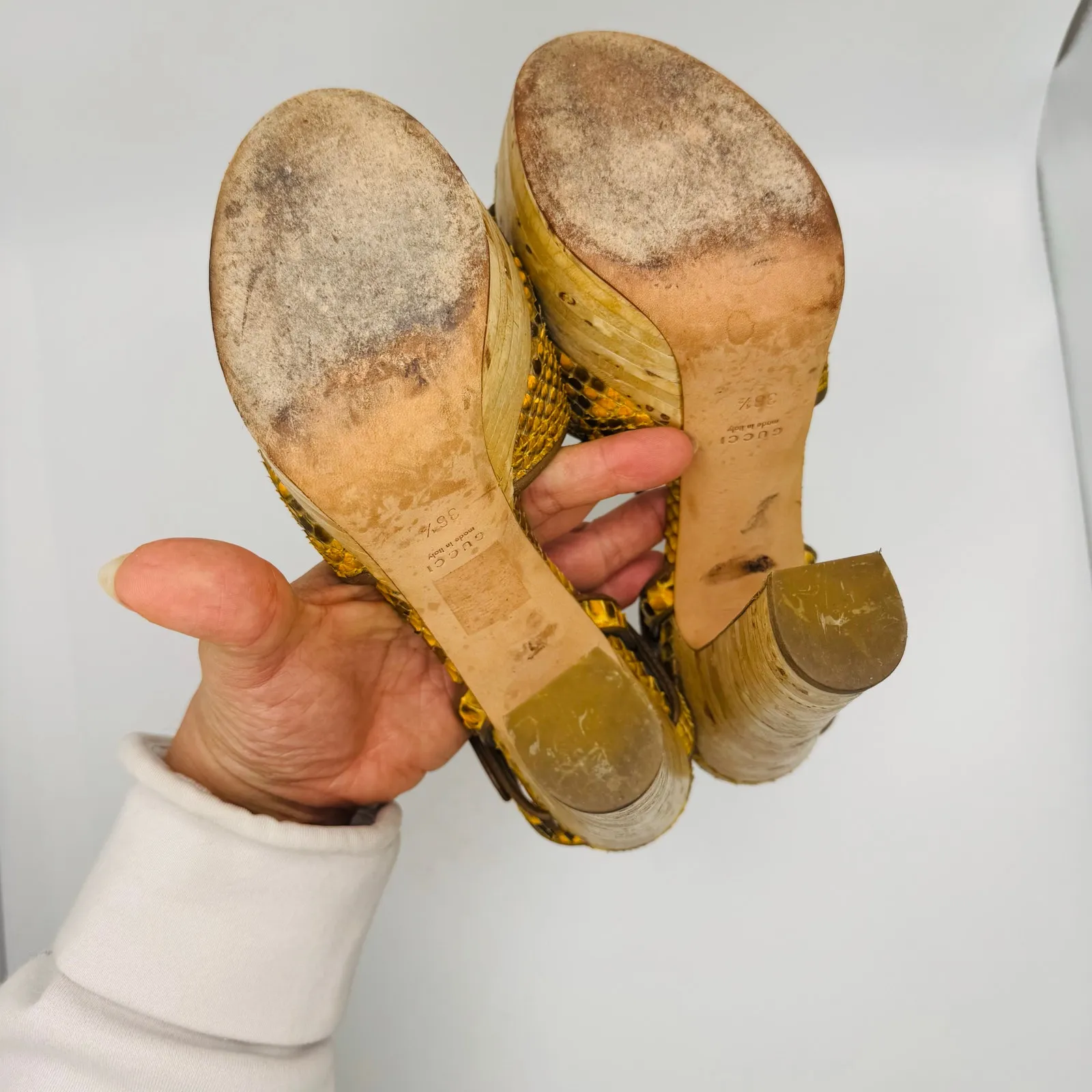 Gucci mustard platform Retro Snakeskin Animal Print Slingback Sandals 36.5 - Image 10