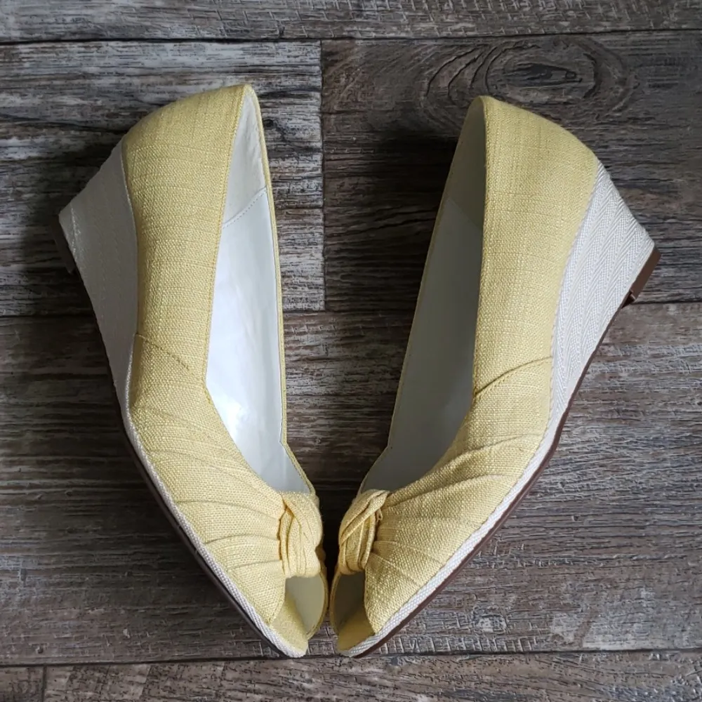 Etienne Aigner  wedges size 9 - Image 3