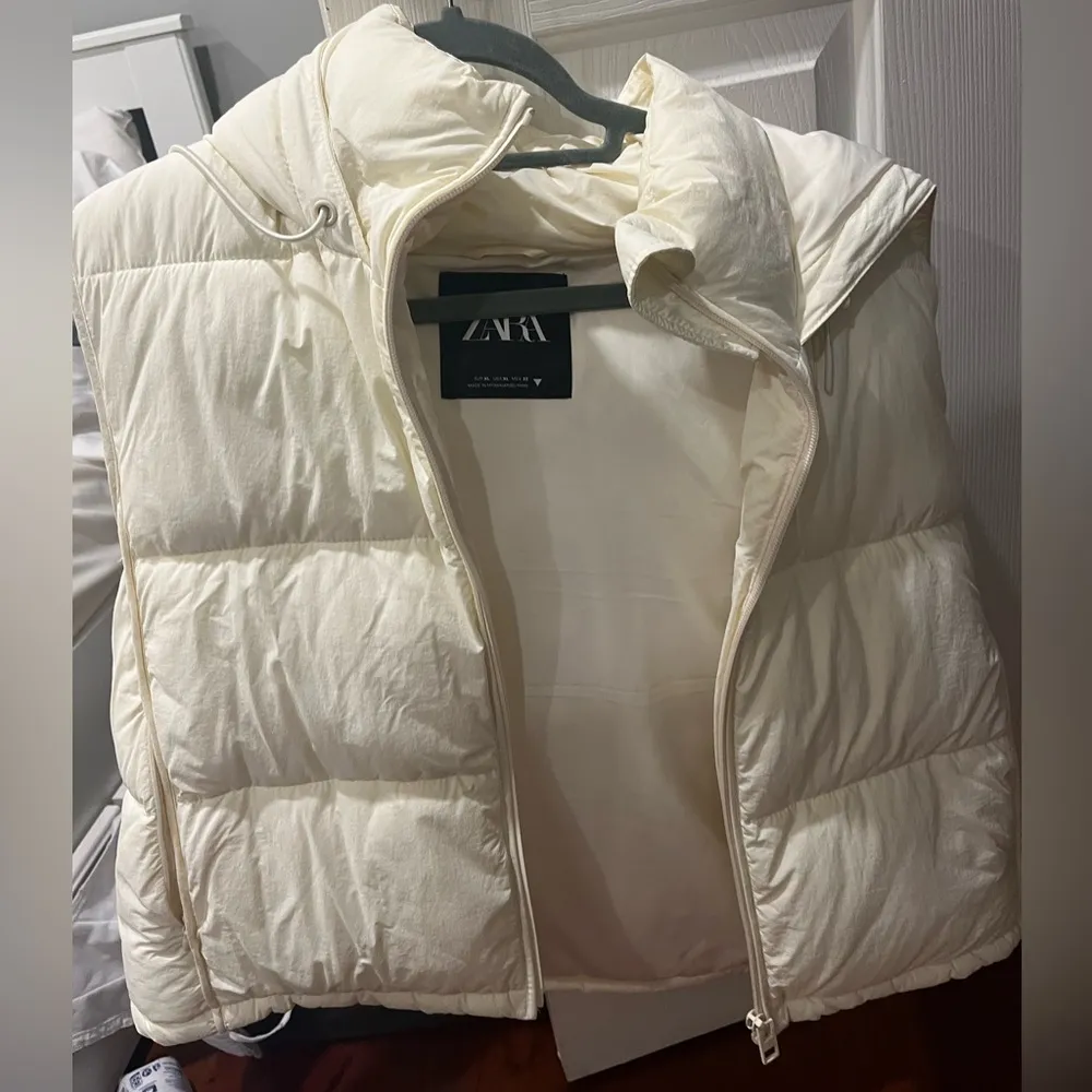 Zara Creame Puffy Hooded Vest - Image 3