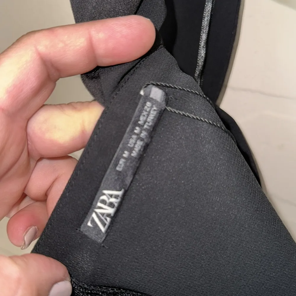 Zara black top cropped sweetheart ruched in size medium lined NWT - Image 5