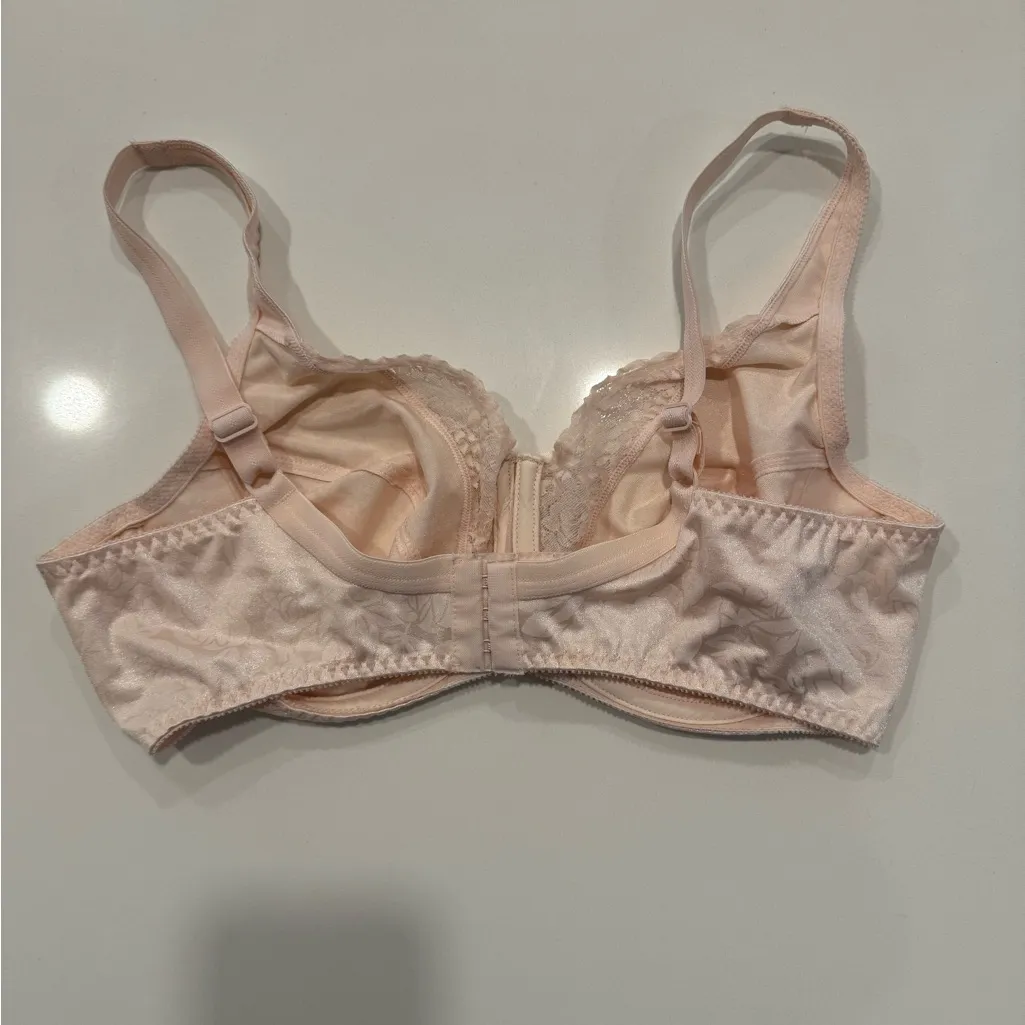 Vintage Playtex Secrets Bra Blush Lace Underwire Unlined Bra Made in USA - Image 5