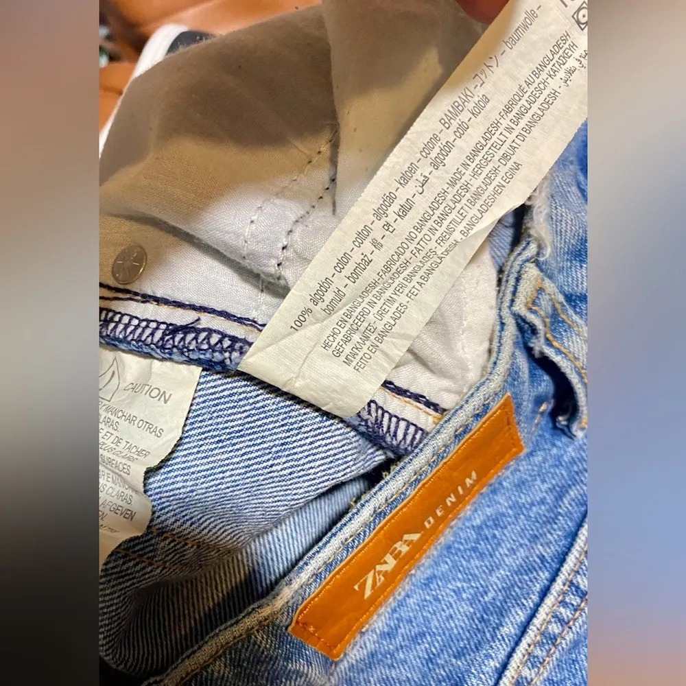 Women/junior Zara Us size 6 Denim Wide leg baggy fit jean - Image 9