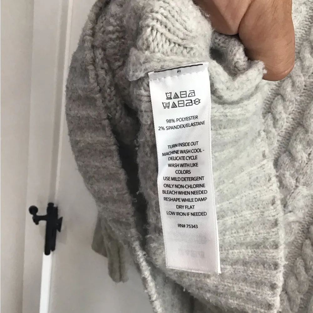 Joie Women's Crew neck Front Cableknit Sweater Gray Size M - Image 4