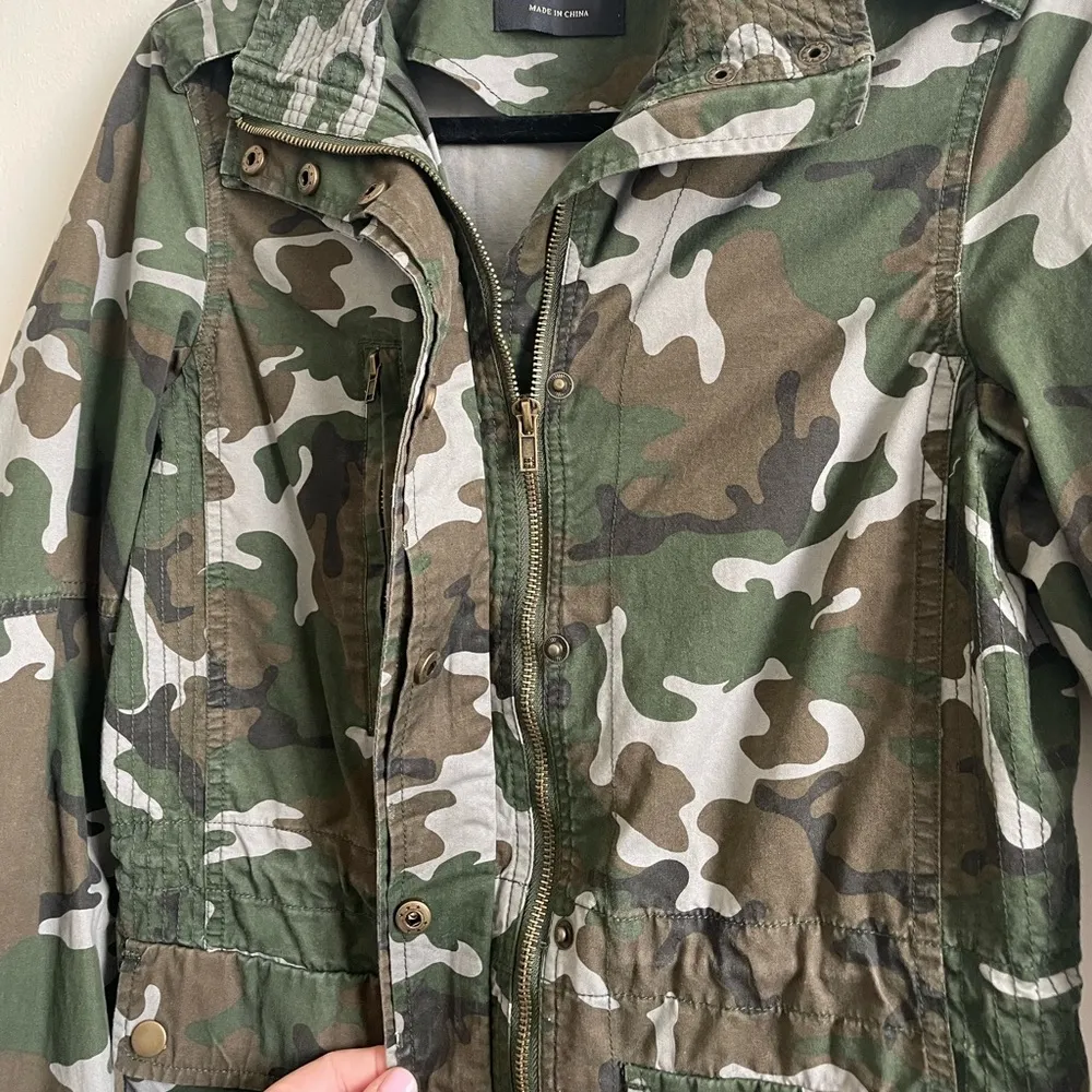 Love Tree Camouflage Jacket Size Small Full Zip pockets cinch waist - Image 8
