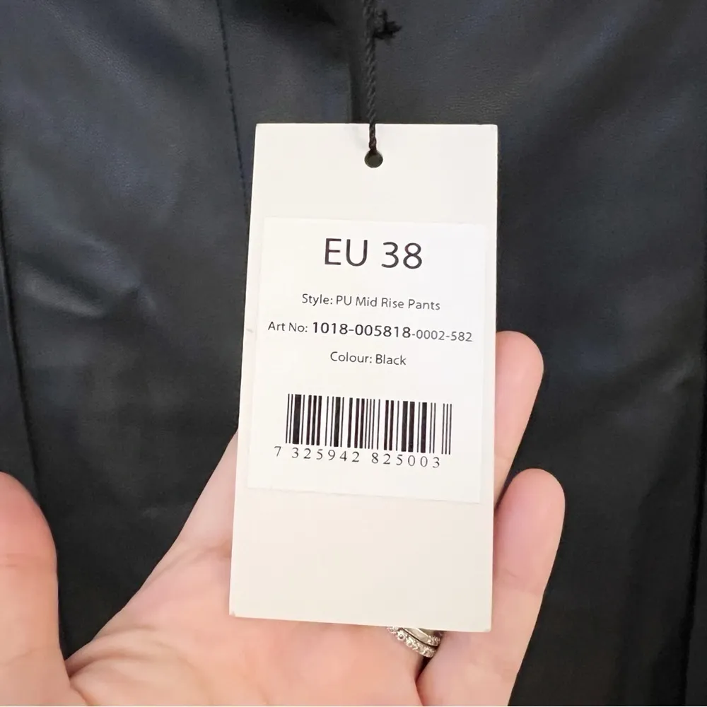PU Mid Rise Straight Leg Pants Black Size EU 38/ US 8 Faux Leather NEW - Image 7