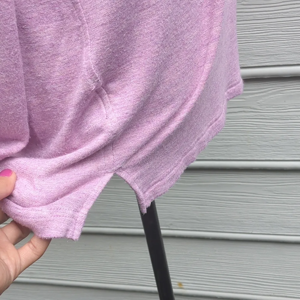 Lou & Grey Signature Soft Dolman Longsleeve V-Neck Shirt with High/Low Waist - Image 5