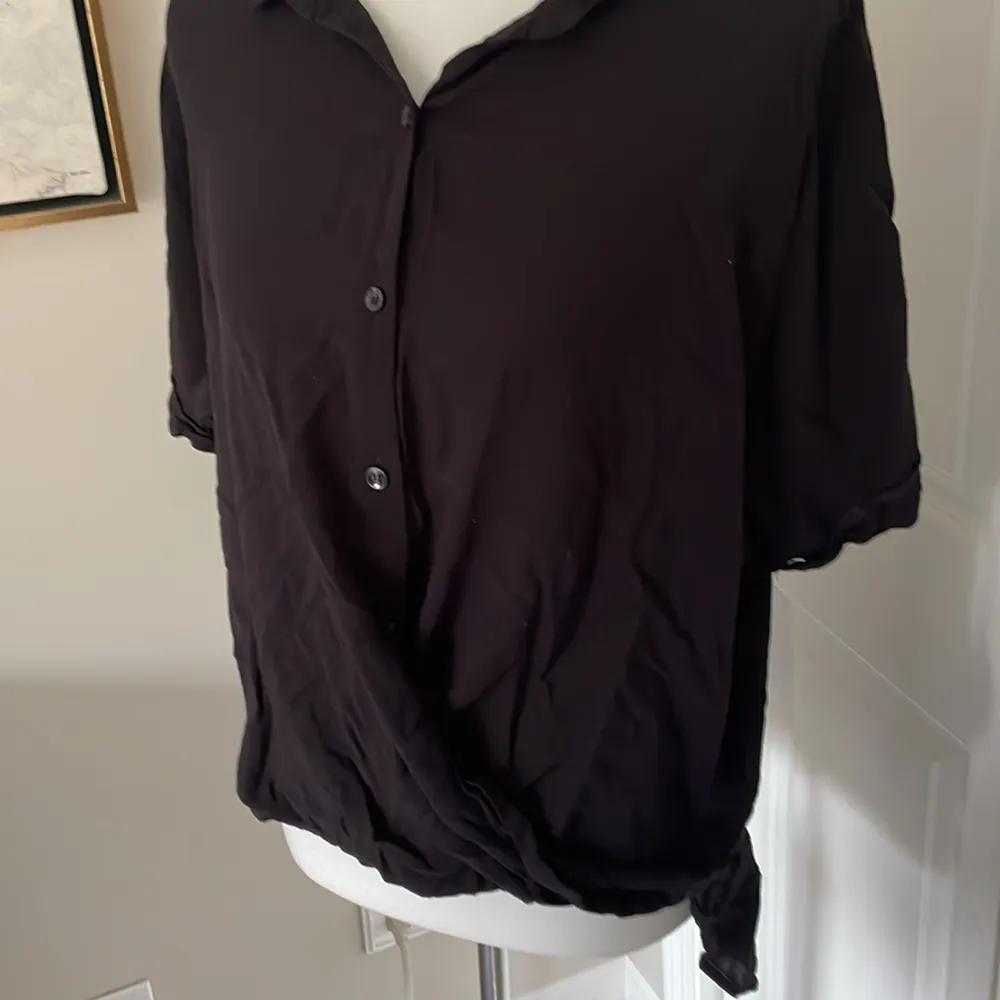BCBGeneration  Black Short Sleeve Button Down Flowy Shirt - Image 5