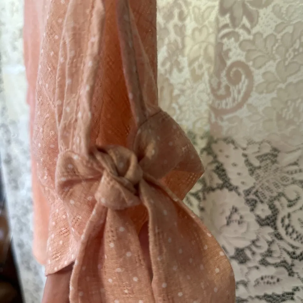 Pretty Light pink and white polka dot shirt with tie sleeves, breathable fabric - Image 3