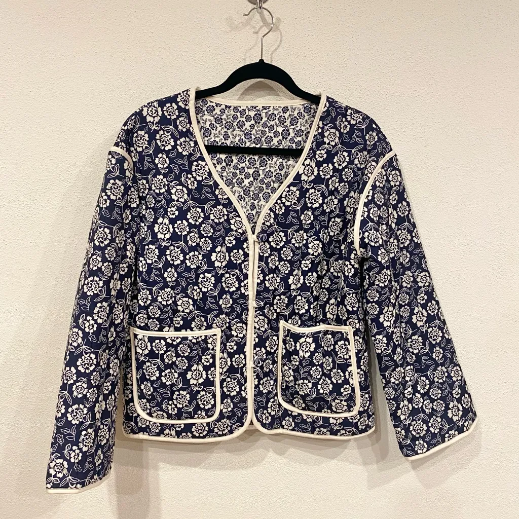 Commense Floral Printed Pockets Winter Coat Size Small EUC Blue - Image 2