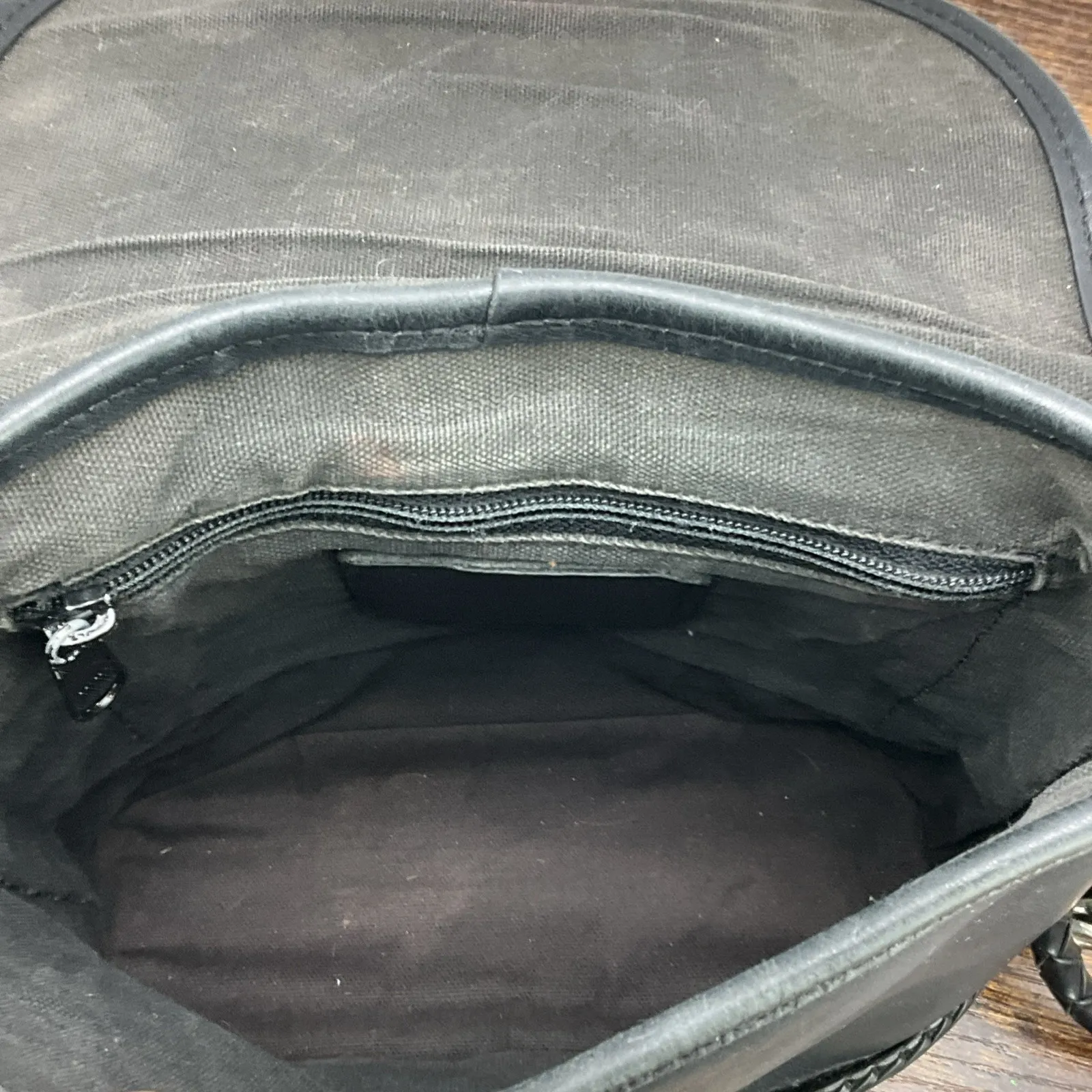 Brighton VTG Bucket Tote Shoulder Bag Purse Black Leather w/Embossed Crocodile - Image 8