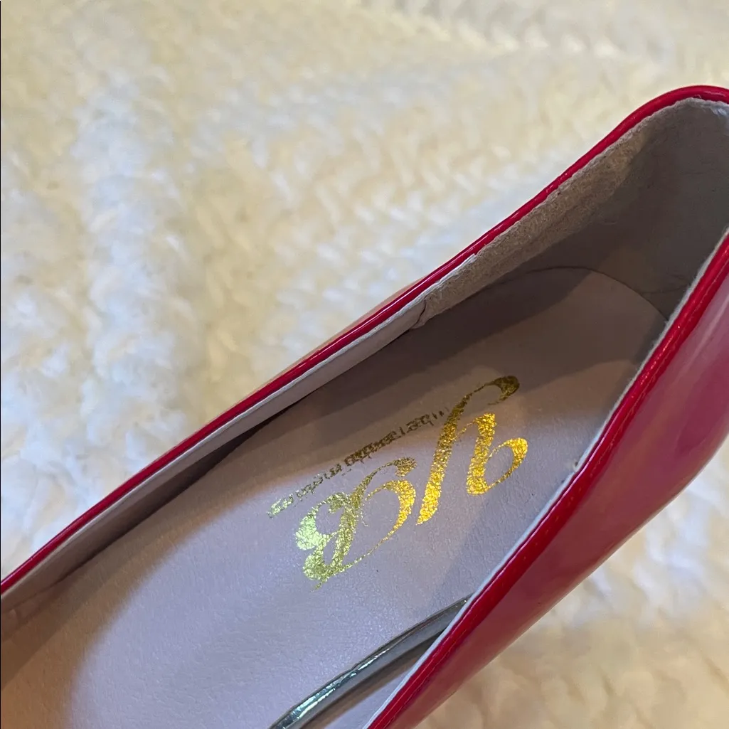 Elegant Red Patent Leather Heels - Image 3