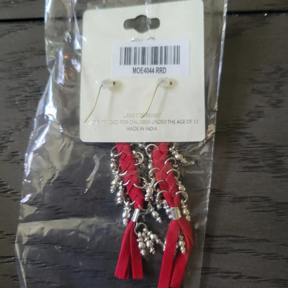 Earrings Mia collection red Dangle drop earrings jewelry new nwt - Image 2