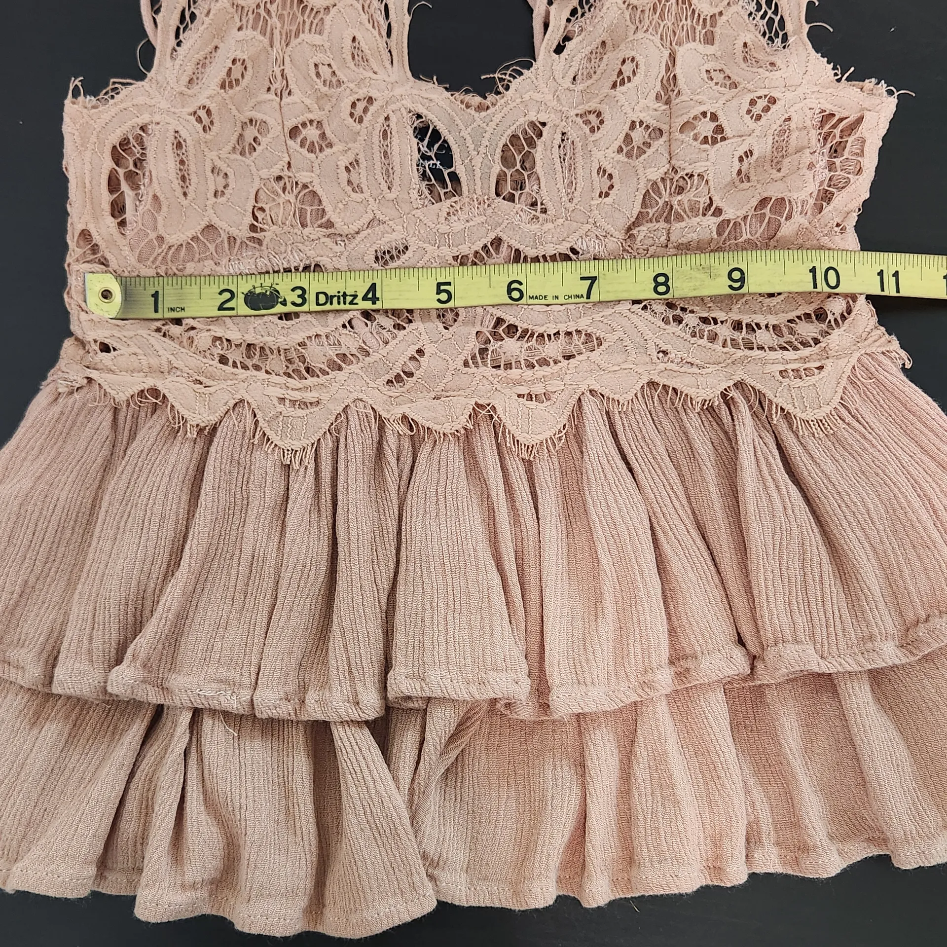 VICI  Disty Pink Lace Boho Top with Ruffle Hem Size Small Pink Boho Crop Top - Image 4