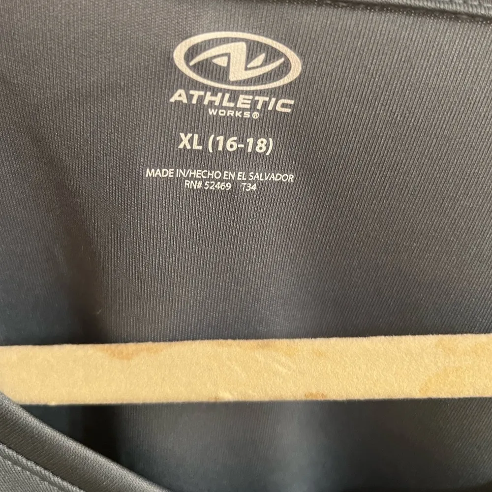 Athletic Works Women's Core Blue Grey Active V-Neck T-Shirt - size XL - Image 5