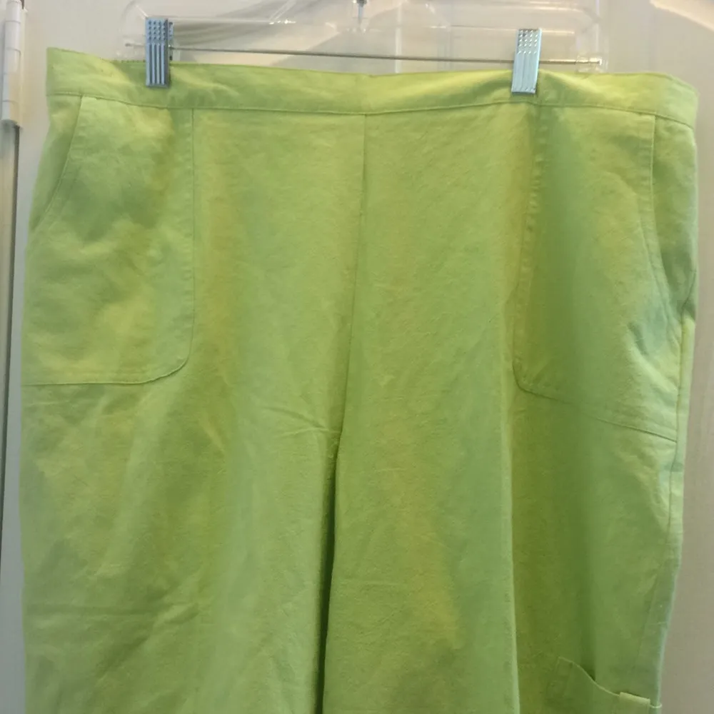 FINAL MARKDOWN Ladies’ NWT Alfred Dunner Capris (18) - Image 4