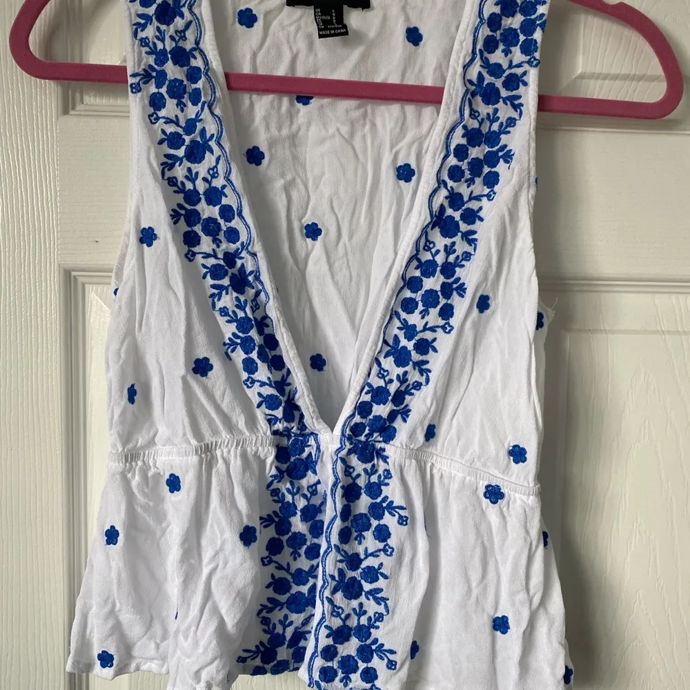 Cute peplum top. - Image 3