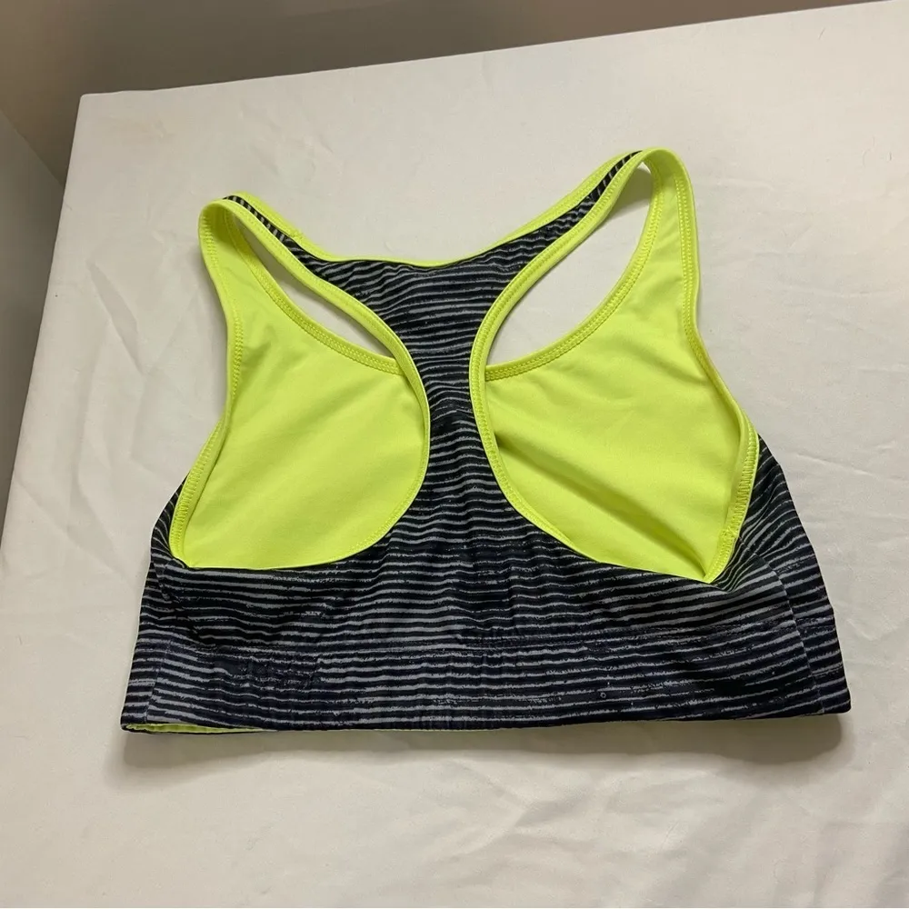 C9 Champion Women's Sports Bra Medium Black green Wireless Racerback reversible - Image 4