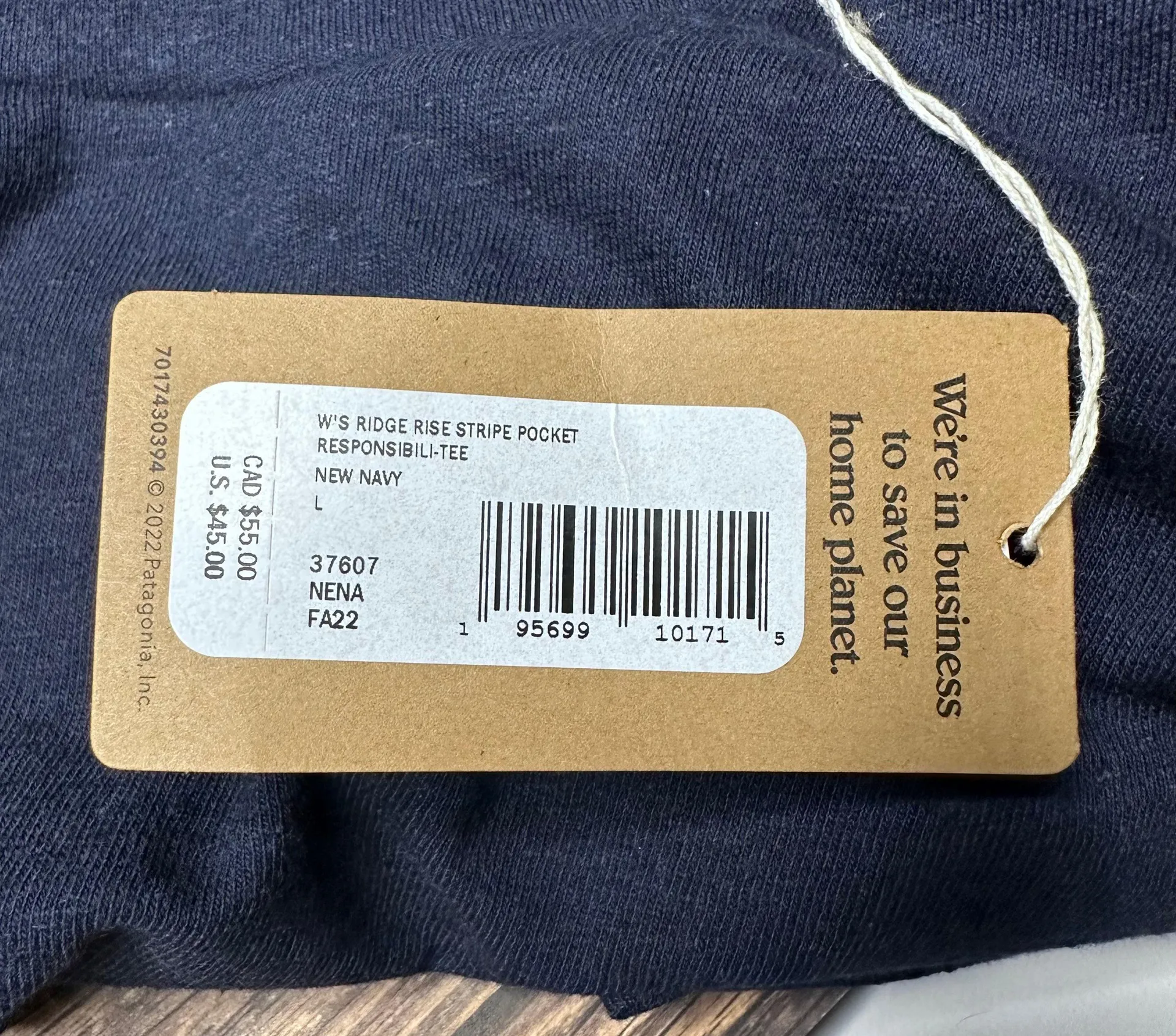 Patagonia Women's Ridge Rise Stripe Pocket Responsibili Tee NWT Size L (Navy) - Image 13