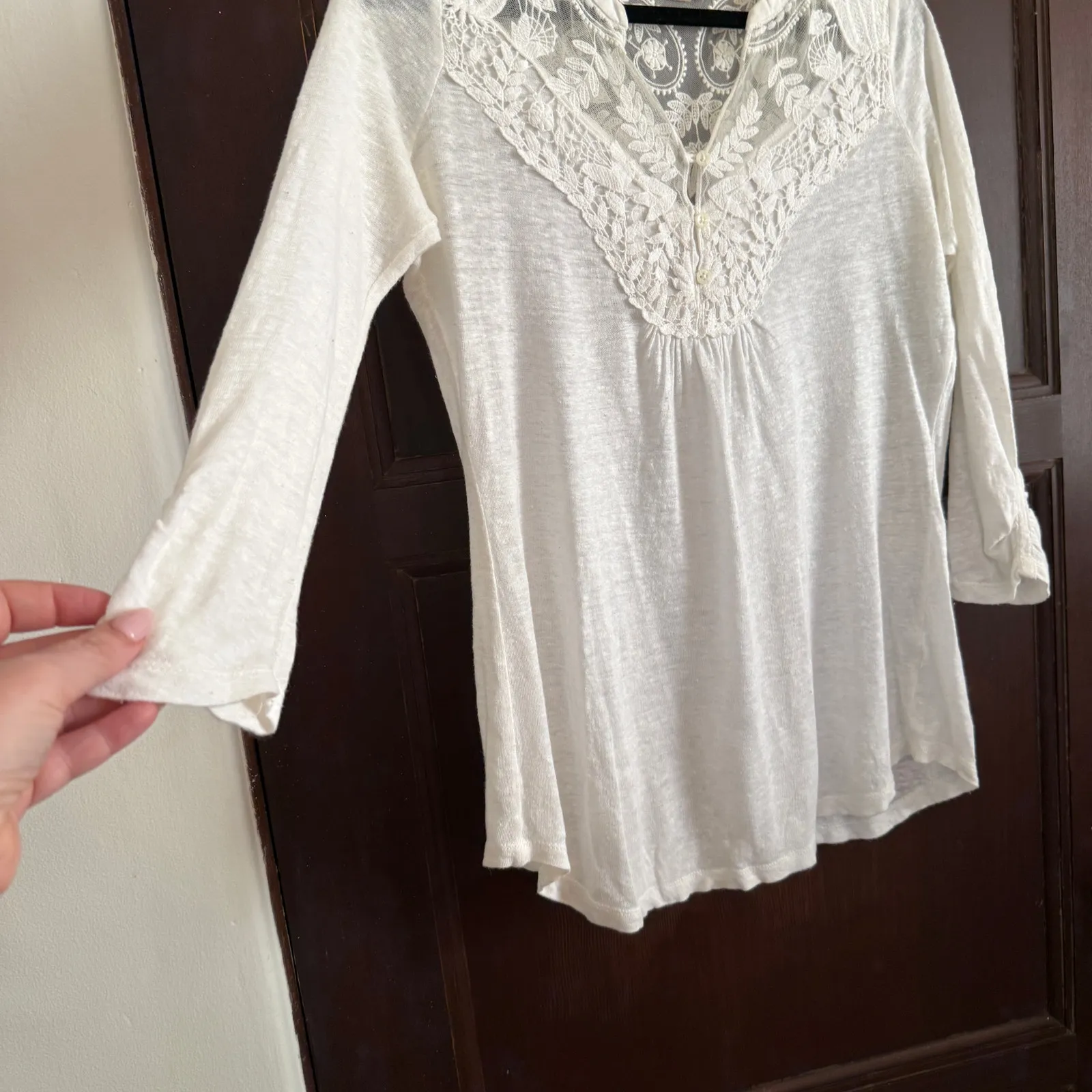 MEADOW RUE White Slub Knit Cloaked Lace Yoke Boho 3/4 Sleeve T - Image 5
