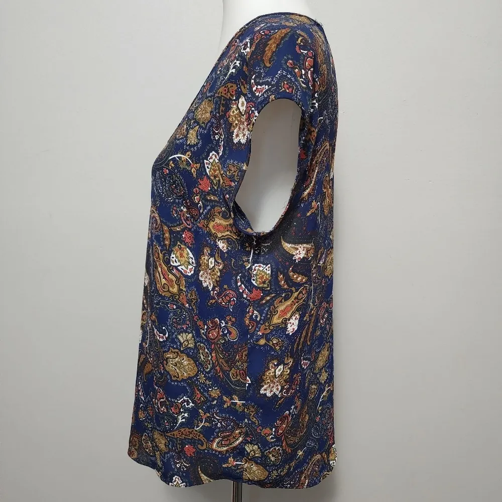 DR2 Navy Paisley Cutout Vneck Blouse Size Medium Blue - Image 5