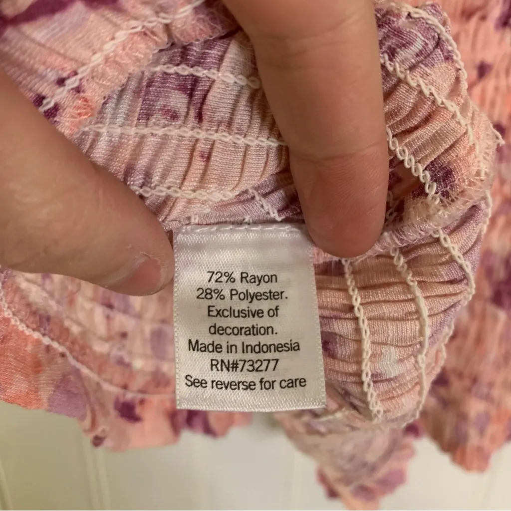Nine West Pink Floral Smocked Top Size Large - Image 9
