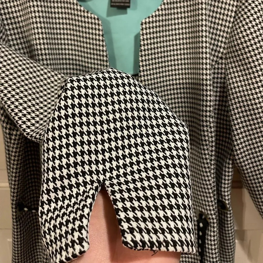 R&K Plus Size Houndstooth Black and White Hidden Button Up Grommet Tie Blazer - Image 5
