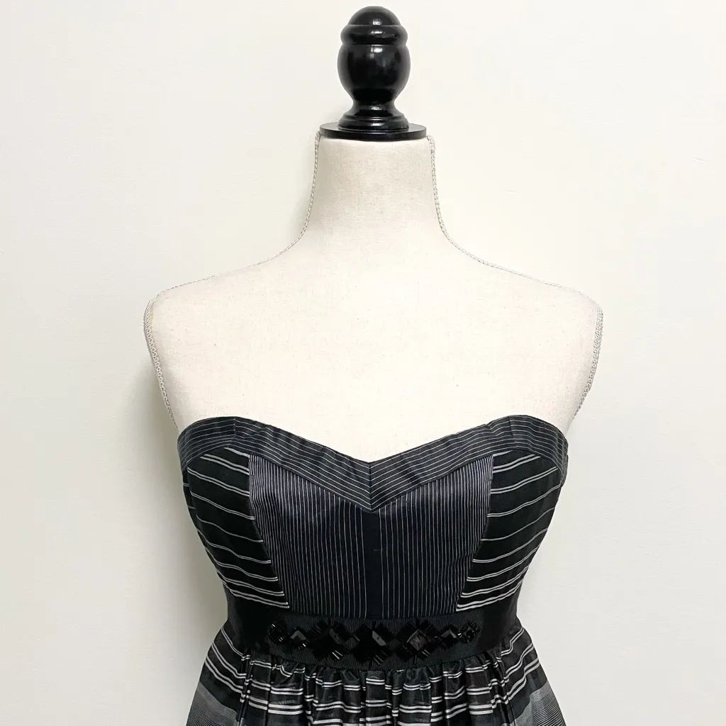 BCBGMAXAZRIA Strapless Sweetheart Neckline Striped - Image 2