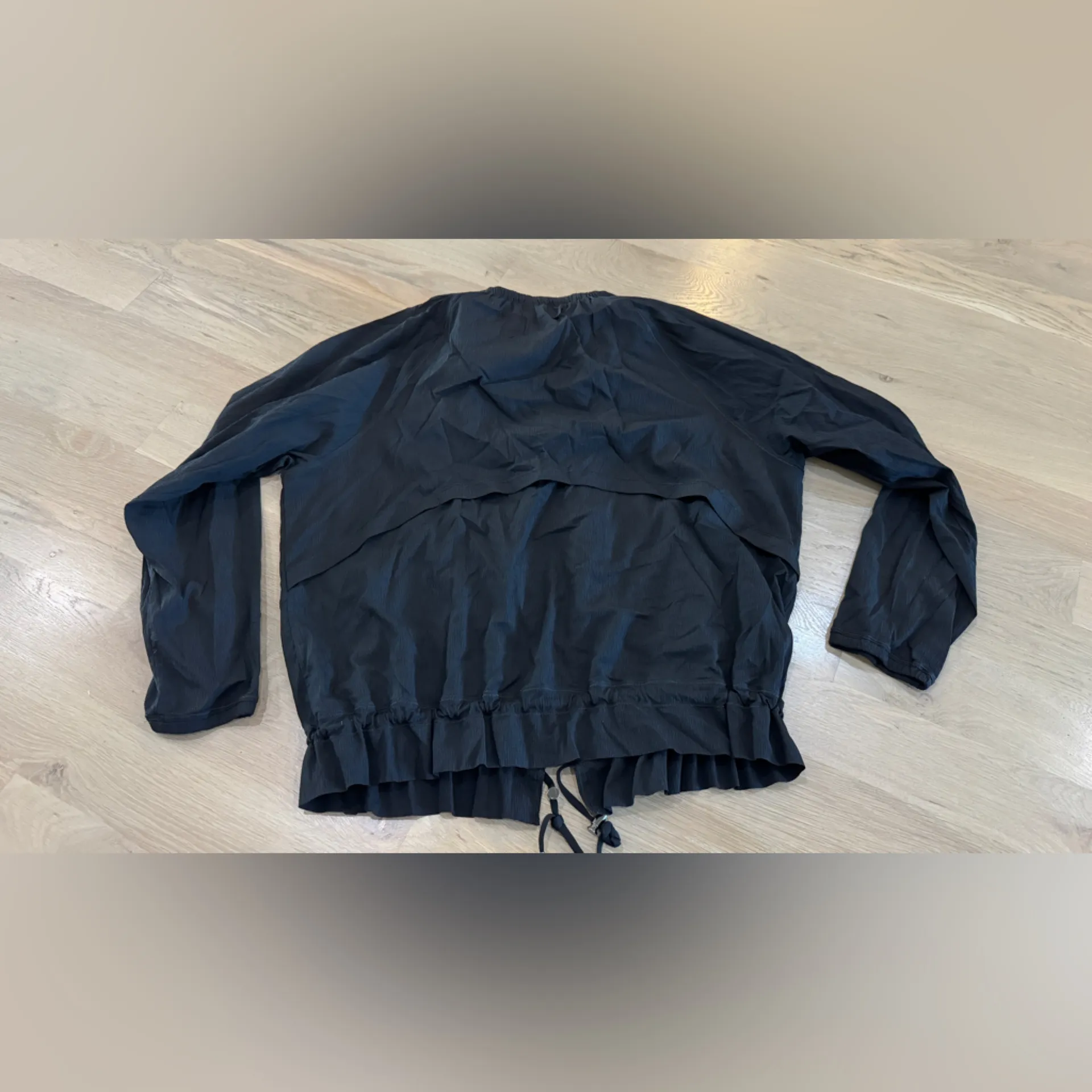 Athleta Avenue light weight jacket black size large - Image 8