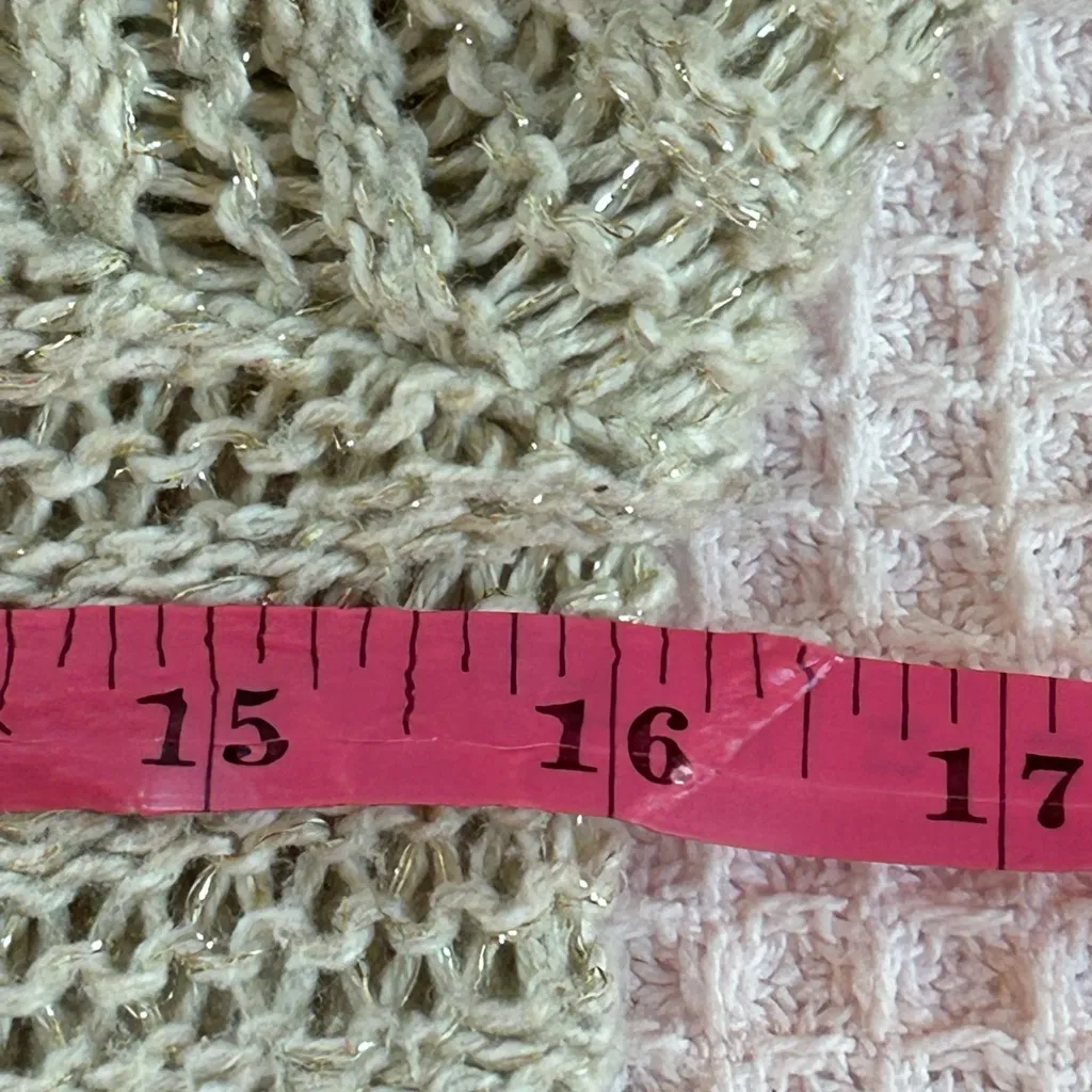 Hollister soft feminine cream sweater flower rhinestone embellishments Y2K vibe - Image 7