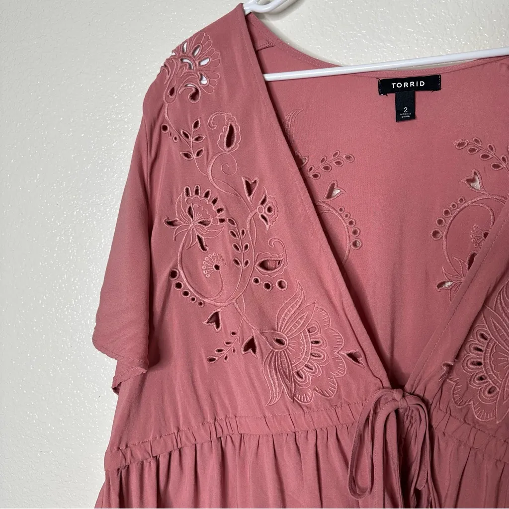 Torrid Eyelet Challis Tie Front Short Sleeve Pink Blouse 2 - Image 4