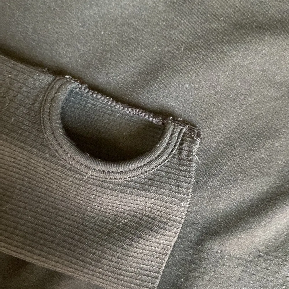 Victoria’s Secret PINK Black Seamless Long Sleeve Crop Workout Top Size S - Image 5